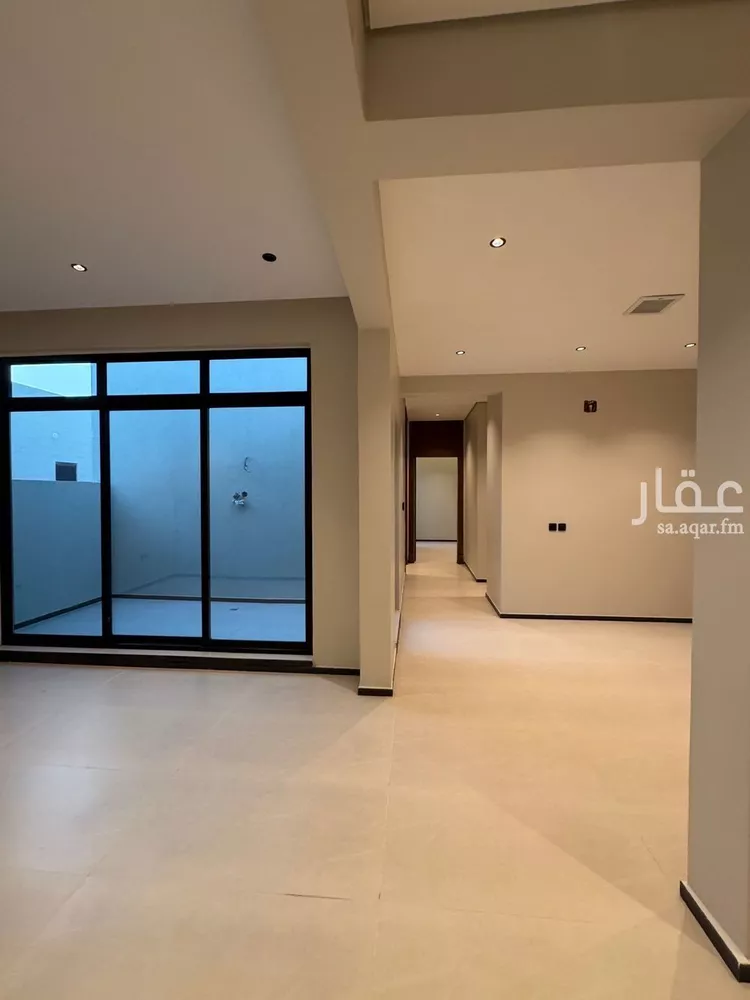 Floor for Sale in Riyadh Al Arid 11