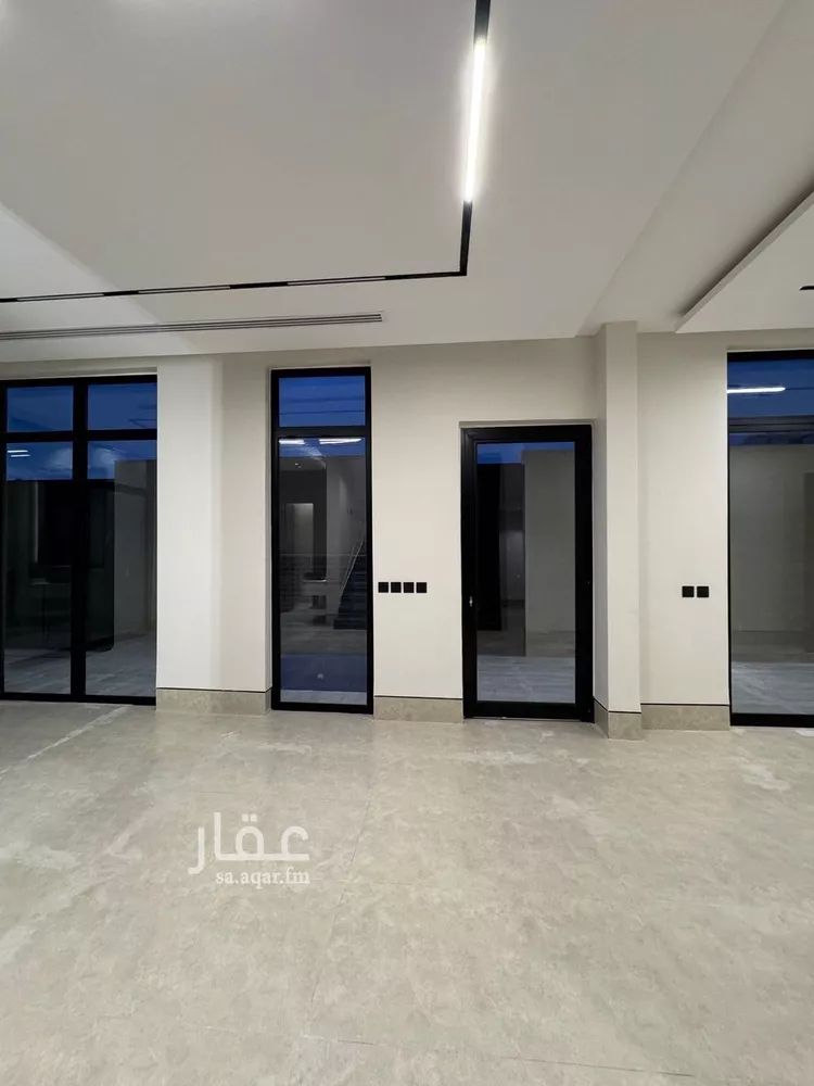 فيلا للبيع في شارع عمر بن سعيد الأموي, حي النرجس, مدينة الرياض, منطقة الرياض 18