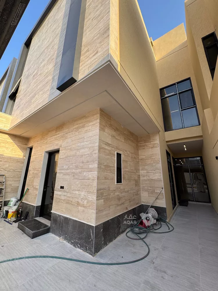 Villa for Sale in Riyadh Al Arid 9