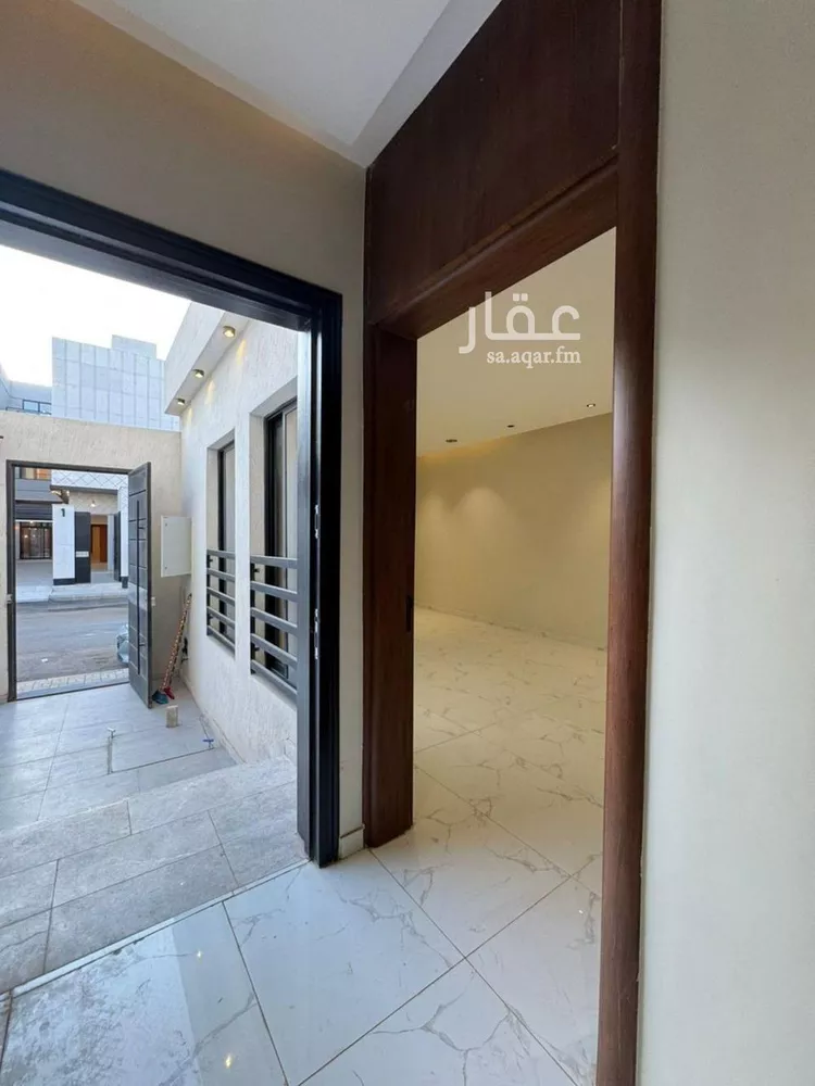 فيلا للبيع في شارع يحيىى بن عبدالله بن بكير, حي شوران, مدينة المدينة المنورة, منطقة المدينة المنورة صورة 2