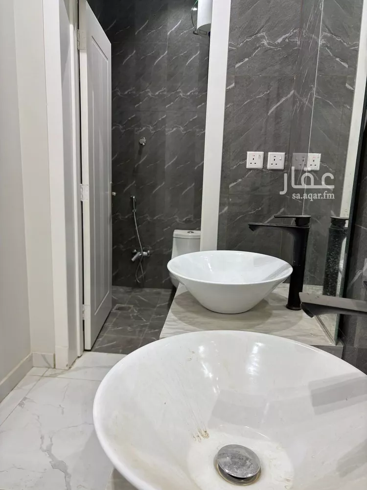 فيلا للبيع في شارع عبدالله بن أحمد, حي الخليج, مدينة الرياض, منطقة الرياض صورة 2