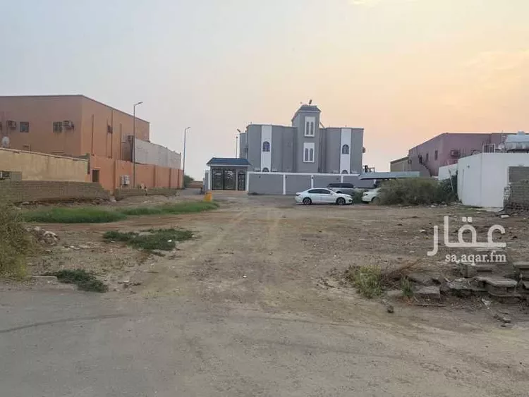 أرض للبيع في شارع المغيرة بن الاخنس ، الدرب ، الدرب