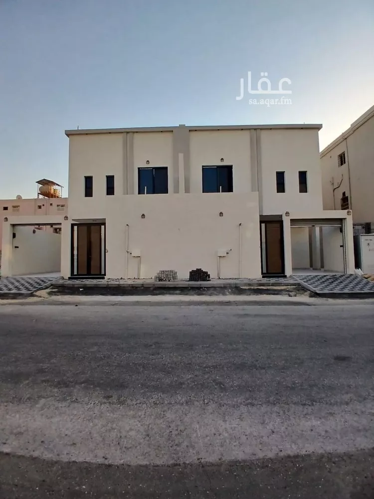 فيلا للبيع في شارع ثمامة بن بجاد العنبري, حي طيبة, مدينة الدمام, المنطقة الشرقية صورة 2