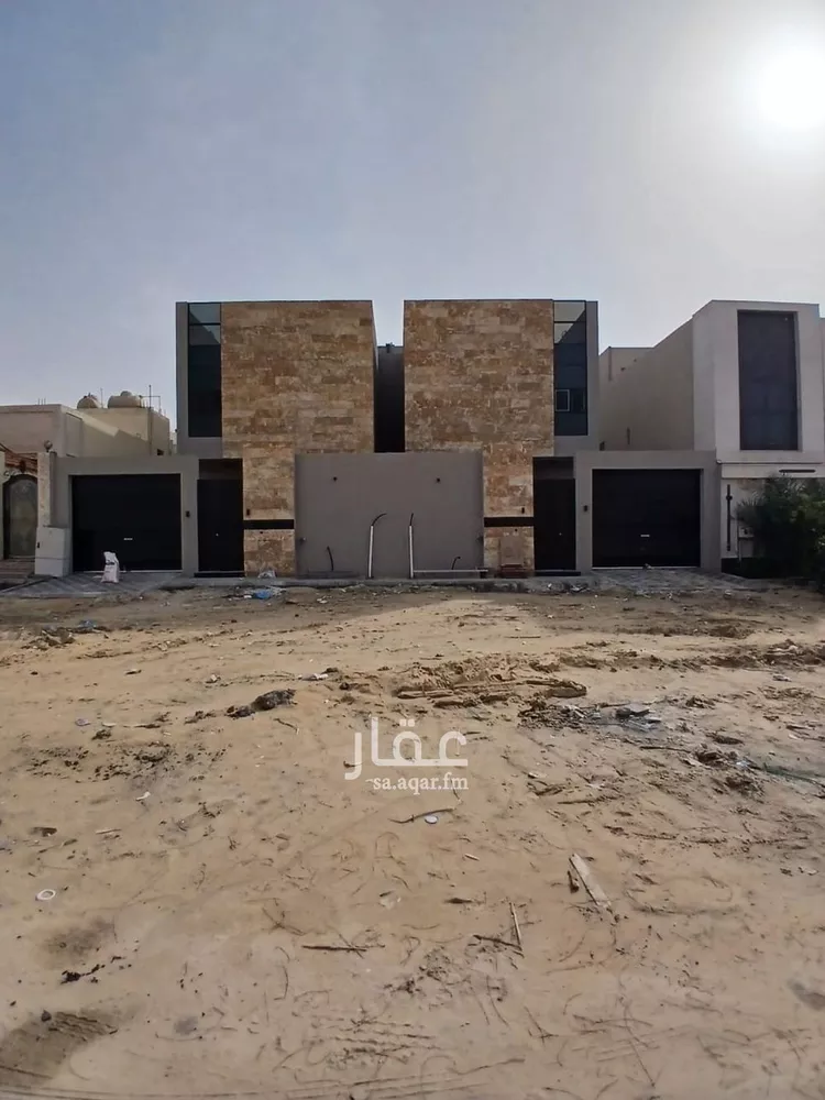 فيلا للبيع في شارع الخفجي, حي ضاحية الملك فهد, مدينة الدمام, المنطقة الشرقية