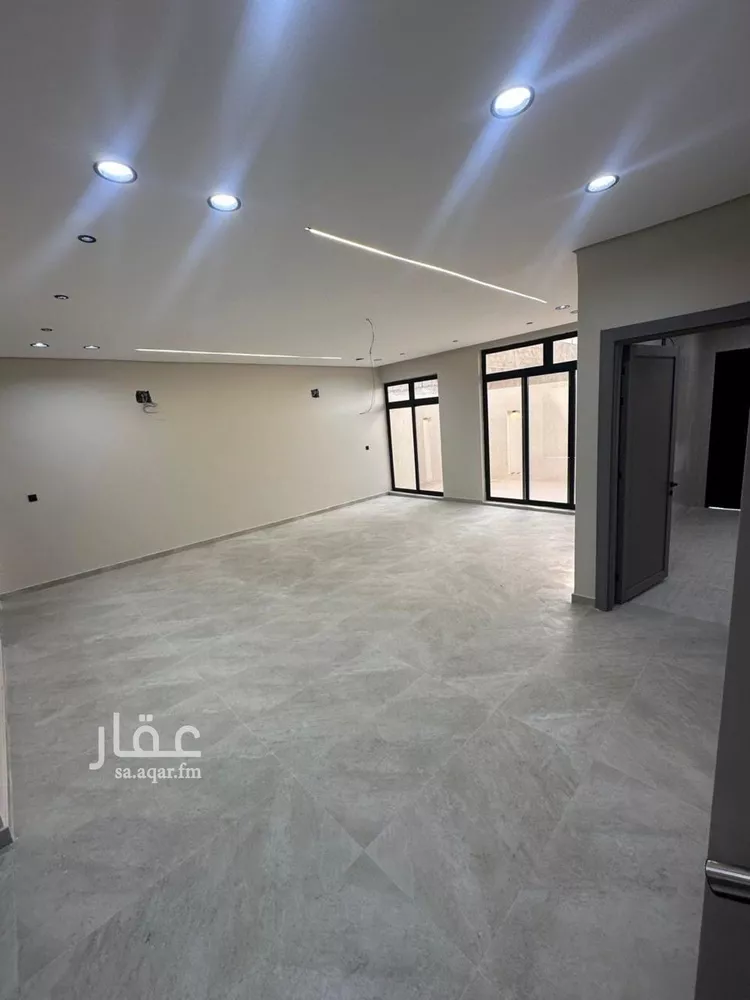 فيلا للبيع في شارع البدر, حي الشروق, مدينة الدمام, المنطقة الشرقية صورة 2