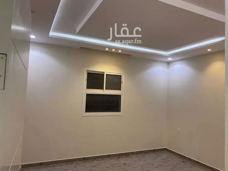 Floor for Sale in Riyadh Okaz 8