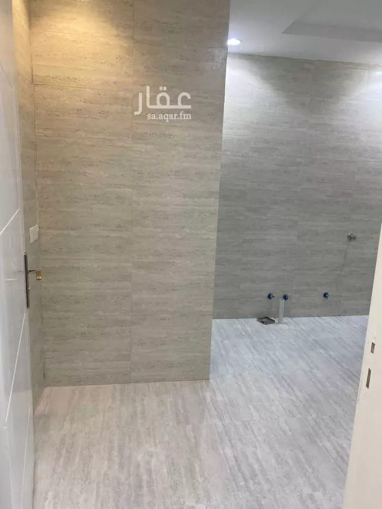 Floor for Sale in Riyadh Okaz 16