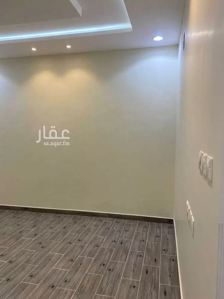 Floor for Sale in Riyadh Okaz 25
