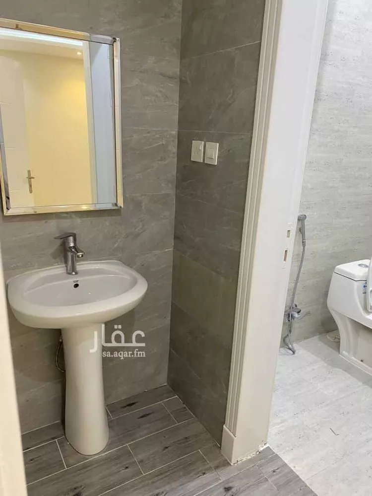 Floor for Sale in Riyadh Okaz 19