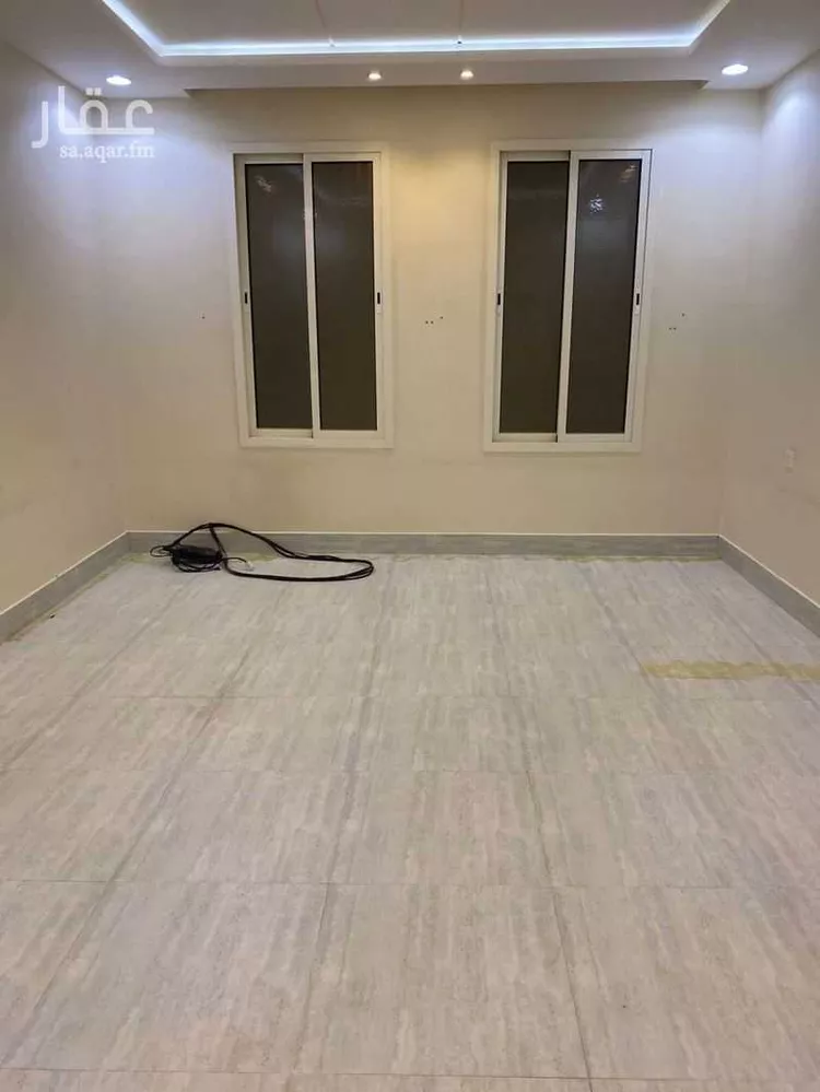 Floor for Sale in Riyadh Okaz 17