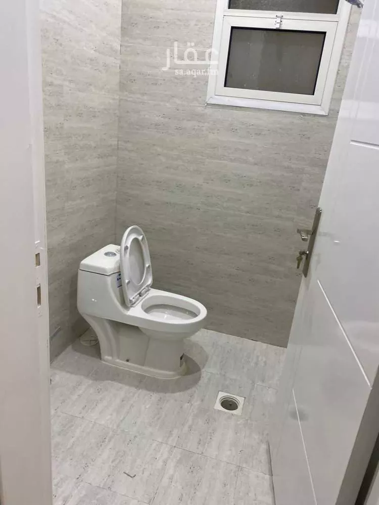 Floor for Sale in Riyadh Okaz 13