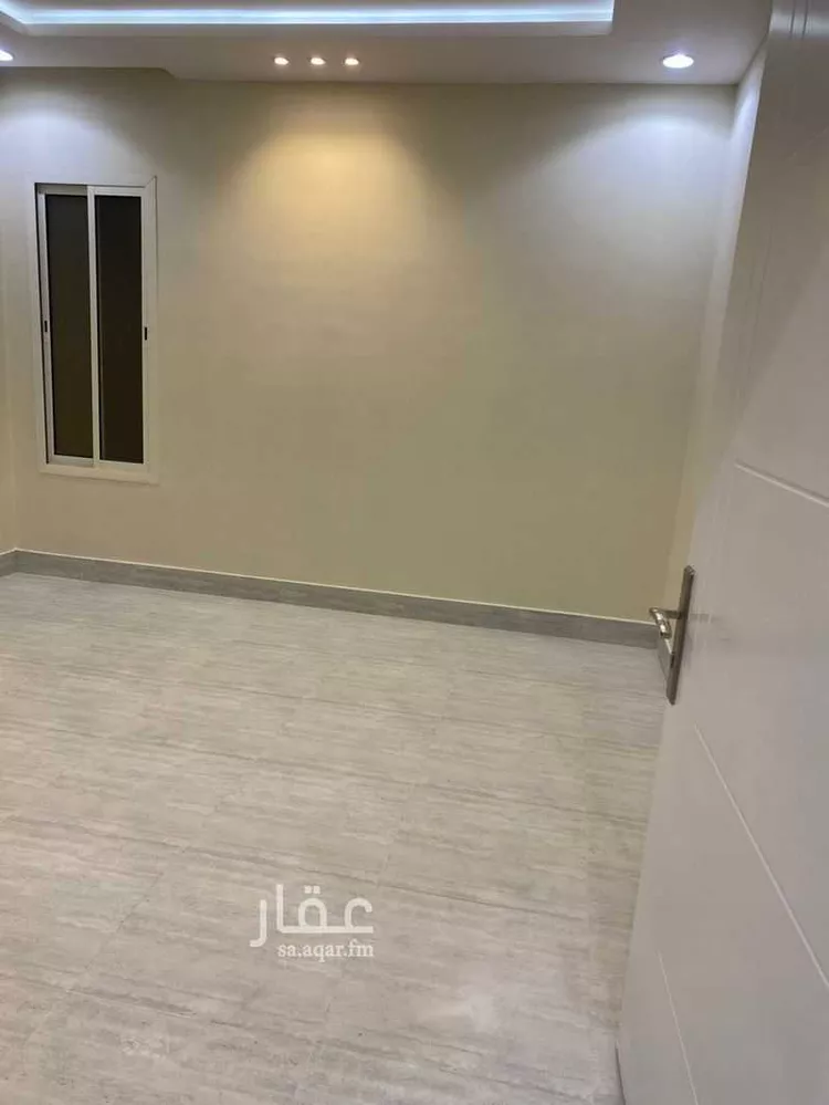 Floor for Sale in Riyadh Okaz 7