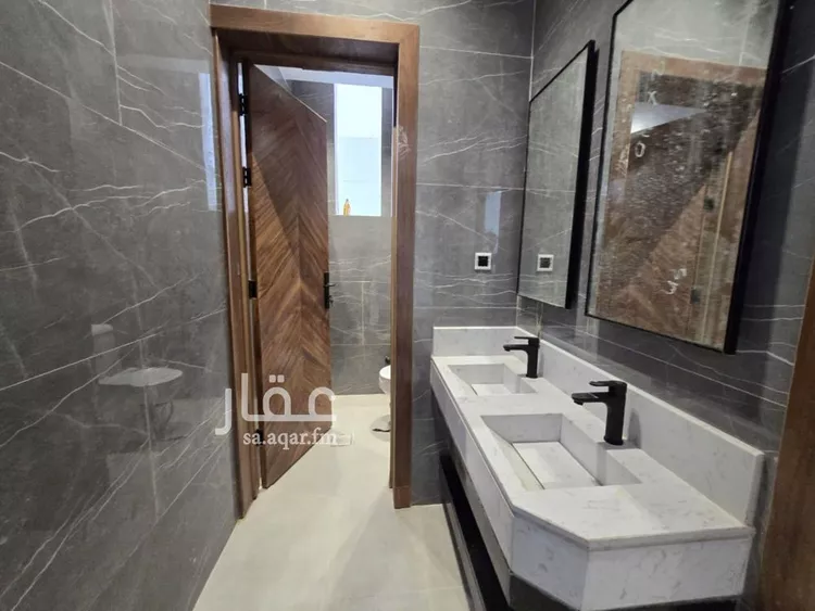 فيلا للبيع في شارع إبراهيم رفعت, حي عكاظ, مدينة الرياض, منطقة الرياض صورة 2