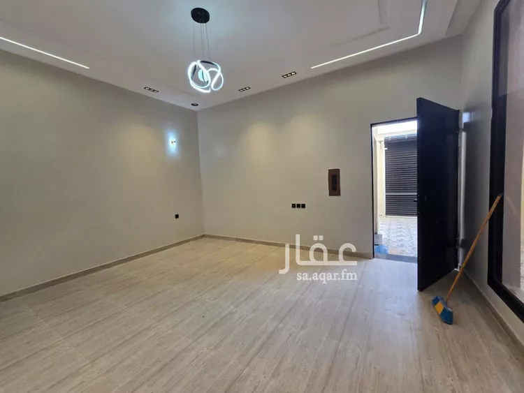Floor for Sale in Riyadh Tuwaiq 10