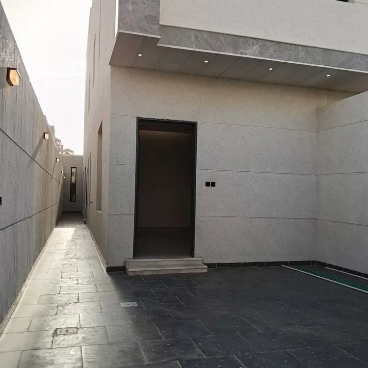Floor for Sale in Riyadh Tuwaiq 10