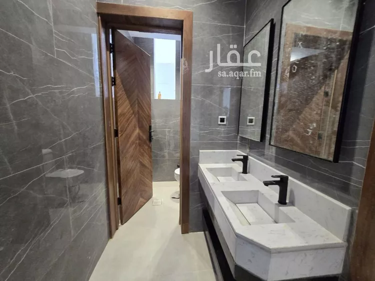 فيلا للبيع في شارع عبدالعزيز القاضي, حي عكاظ, مدينة الرياض, منطقة الرياض صورة 3