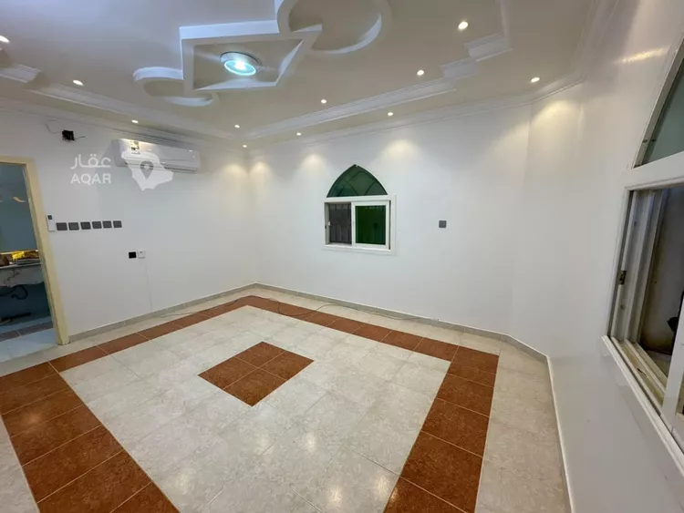 شقة للإيجار في شارع المقاماتي, حي الحمراء, مدينة الرياض, منطقة الرياض 7