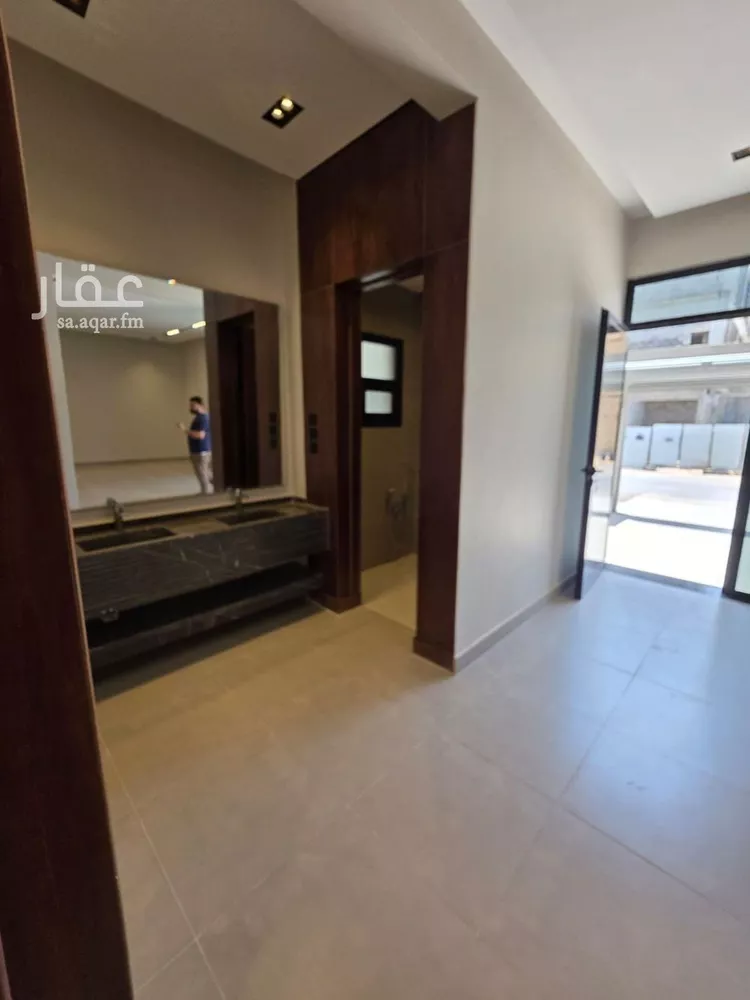 دور للبيع في شارع نويعمه, حي اليرموك, مدينة الرياض, منطقة الرياض 15