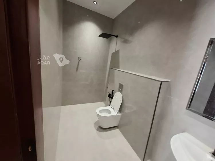 Floor for Sale in Riyadh Al Janadriyah 12