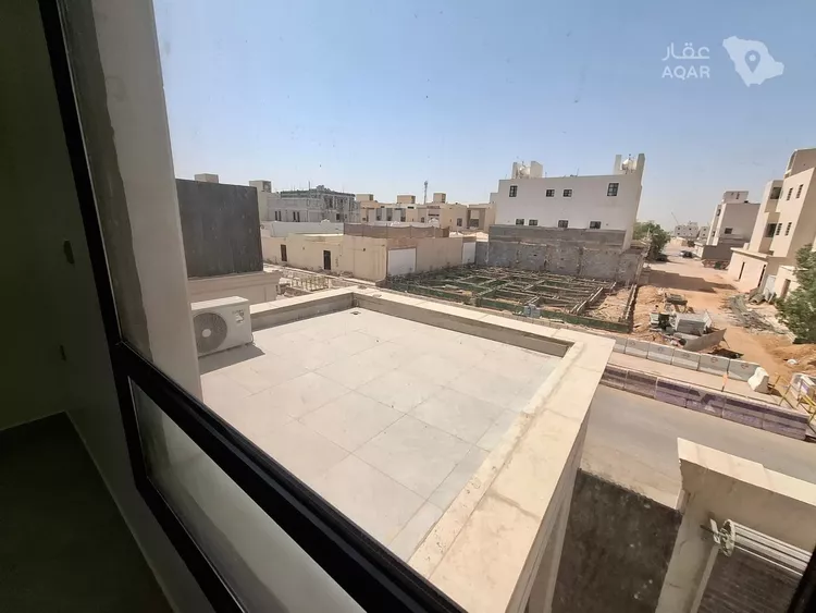 Floor for Sale in Riyadh Al Janadriyah 20
