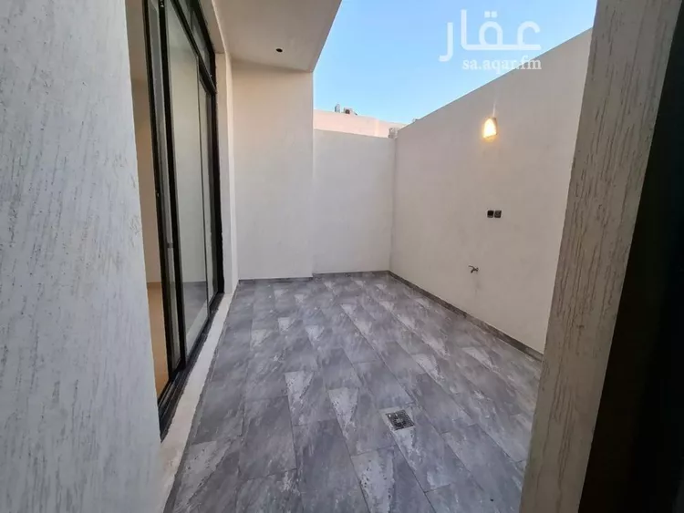 فيلا للبيع في شارع علي بن عبدالكريم, حي إشبيلية, مدينة الرياض, منطقة الرياض 21