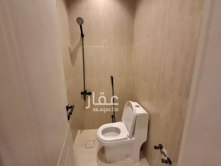 فيلا للبيع في شارع علي بن عبدالكريم, حي إشبيلية, مدينة الرياض, منطقة الرياض 24