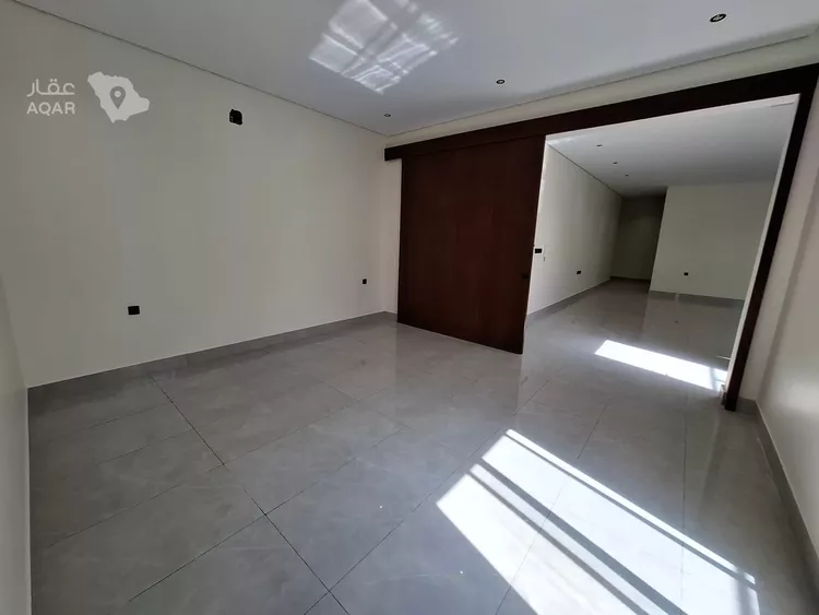 Floor for Sale in Riyadh Al Janadriyah 8