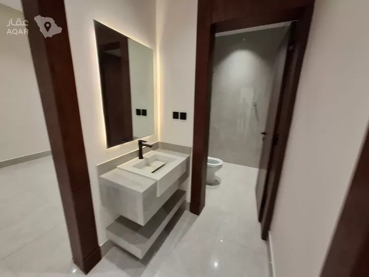 Floor for Sale in Riyadh Al Janadriyah 10