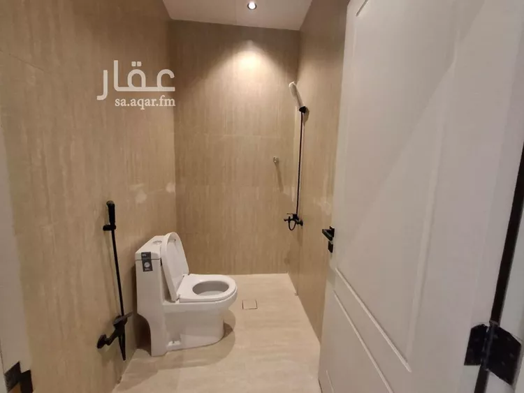 فيلا للبيع في شارع علي بن عبدالكريم, حي إشبيلية, مدينة الرياض, منطقة الرياض 19