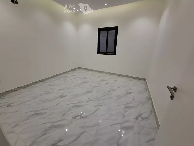 Floor for Sale in Riyadh Al Qadisiyah 13