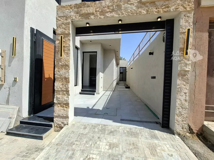 Floor for Sale in Riyadh Al Janadriyah 2