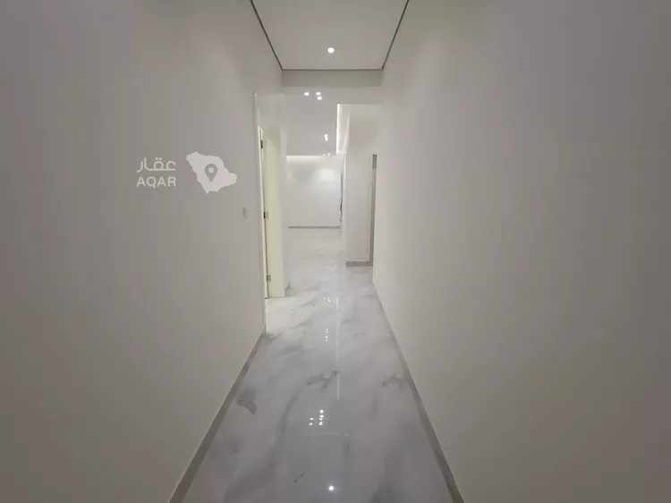 Floor for Sale in Riyadh Al Qadisiyah 5