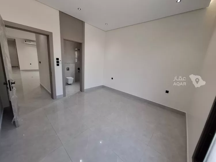 Floor for Sale in Riyadh Al Janadriyah 7