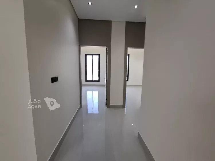 Floor for Sale in Riyadh Al Janadriyah 9