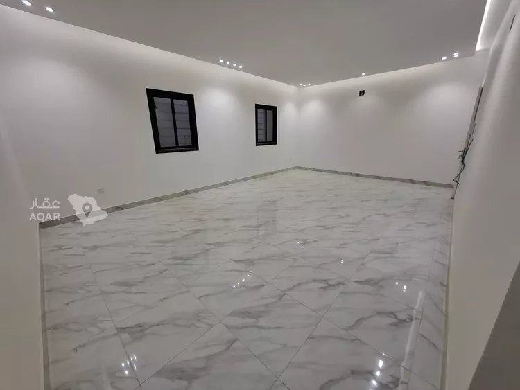 Floor for Sale in Riyadh Al Qadisiyah 4