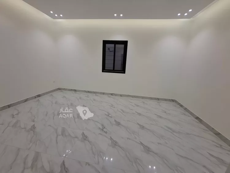 Floor for Sale in Riyadh Al Qadisiyah 8