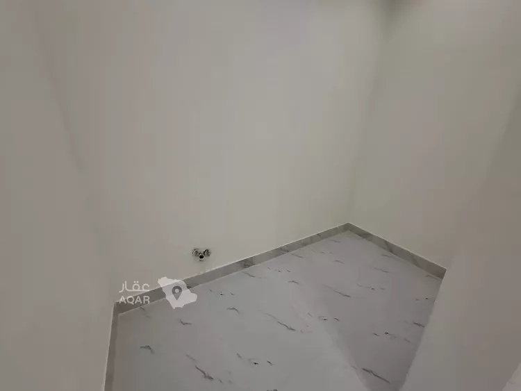 Floor for Sale in Riyadh Al Qadisiyah 10