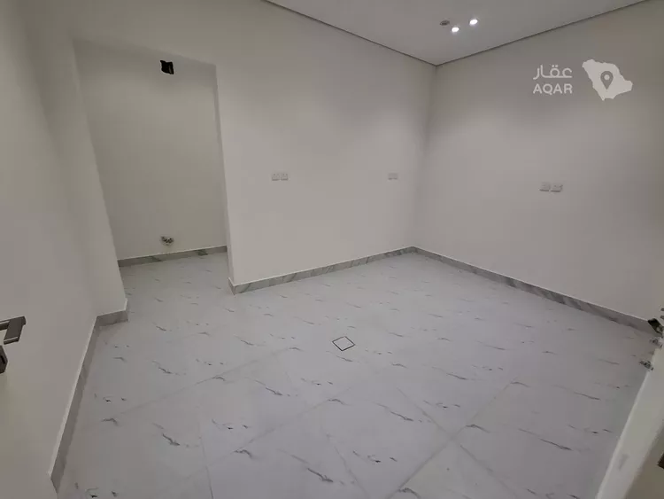 Floor for Sale in Riyadh Al Qadisiyah 11