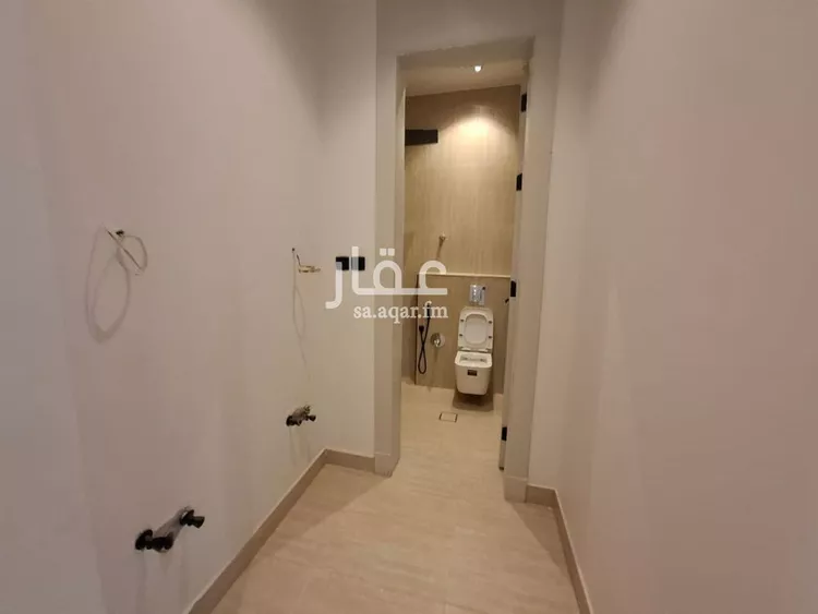 فيلا للبيع في شارع علي بن عبدالكريم, حي إشبيلية, مدينة الرياض, منطقة الرياض صورة 3