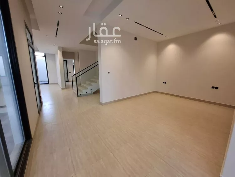 فيلا للبيع في شارع علي بن عبدالكريم, حي إشبيلية, مدينة الرياض, منطقة الرياض صورة 4