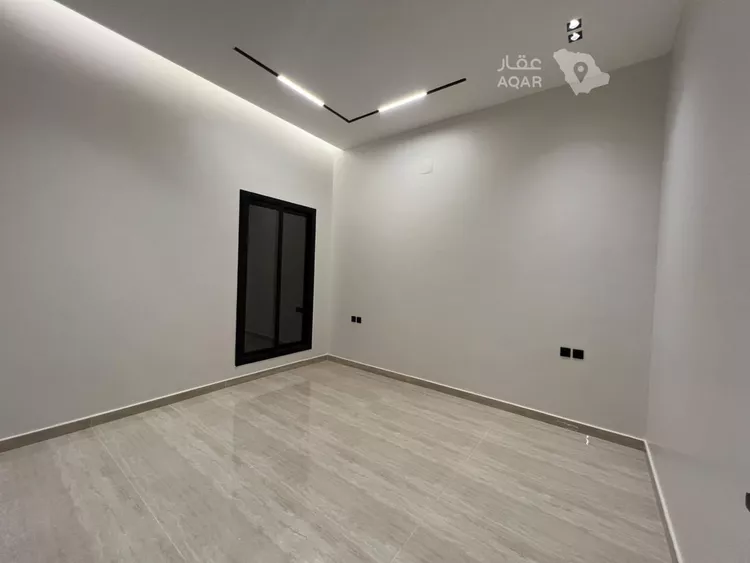 فيلا للبيع في شارع خارجة بن سعيد, حي الرمال, مدينة الرياض, منطقة الرياض 11