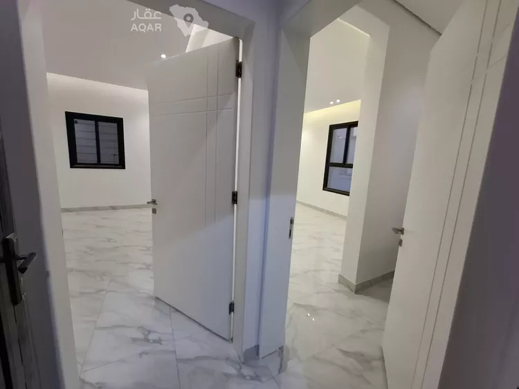 Floor for Sale in Riyadh Al Qadisiyah 12