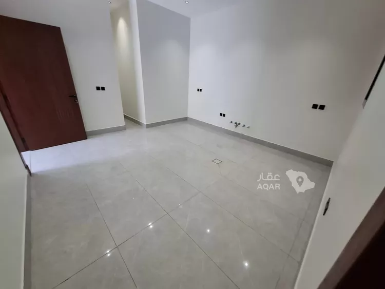 Floor for Sale in Riyadh Al Janadriyah 21