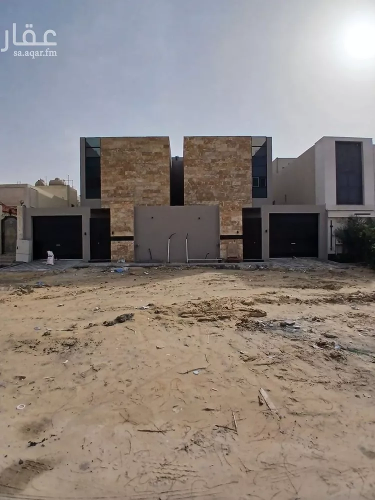 فيلا للبيع في شارع الخفجي, حي ضاحية الملك فهد, مدينة الدمام, المنطقة الشرقية