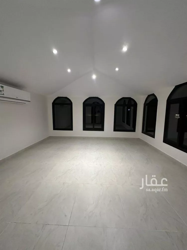 فيلا للإيجار في شارع أحمد بن عجلان, حي القيروان, مدينة الرياض, منطقة الرياض صورة 4