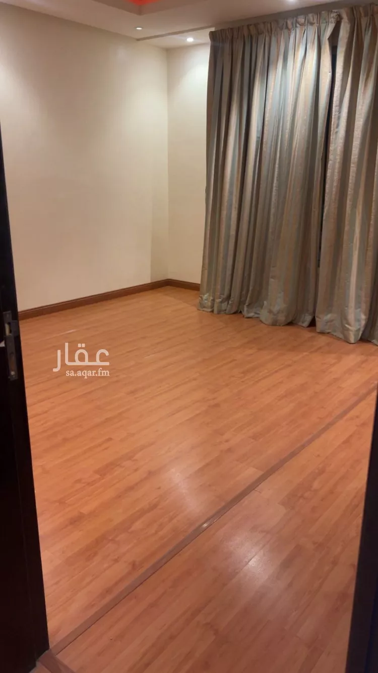 فيلا للبيع في شارع العقلة, حي التعاون, مدينة الرياض, منطقة الرياض 8