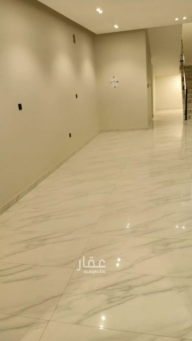 فيلا للبيع في شارع الصناعة, حي الشعلة, مدينة الدمام, المنطقة الشرقية صورة 2