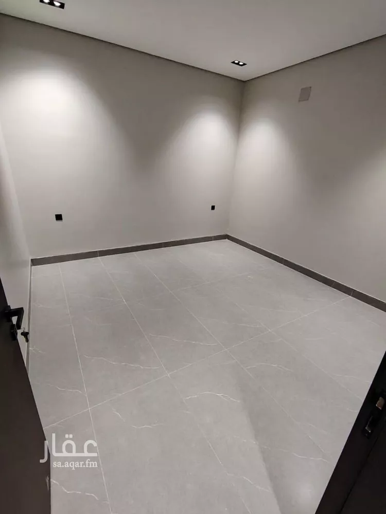 دور للبيع في شارع العينين, حي إشبيلية, مدينة الرياض, منطقة الرياض