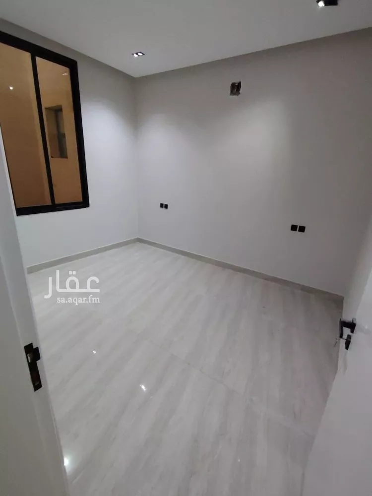 دور للبيع في شارع خلف بن معدان, حي بدر, مدينة الرياض, منطقة الرياض صورة 2