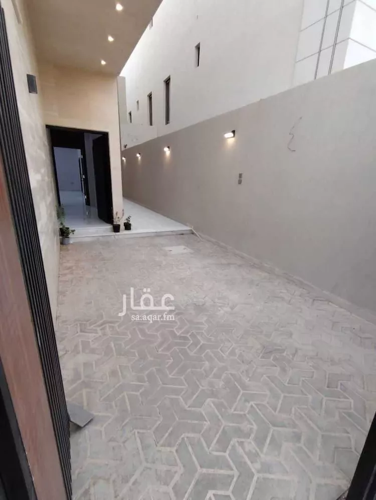 دور للبيع في شارع حسين الجزيري, حي الرمال, مدينة الرياض, منطقة الرياض 8